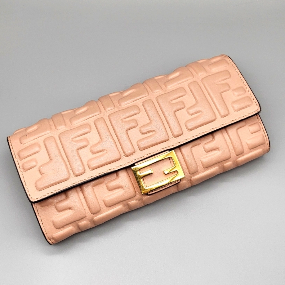💛FENDI Zucca Baguette Wallet/Clutch💛